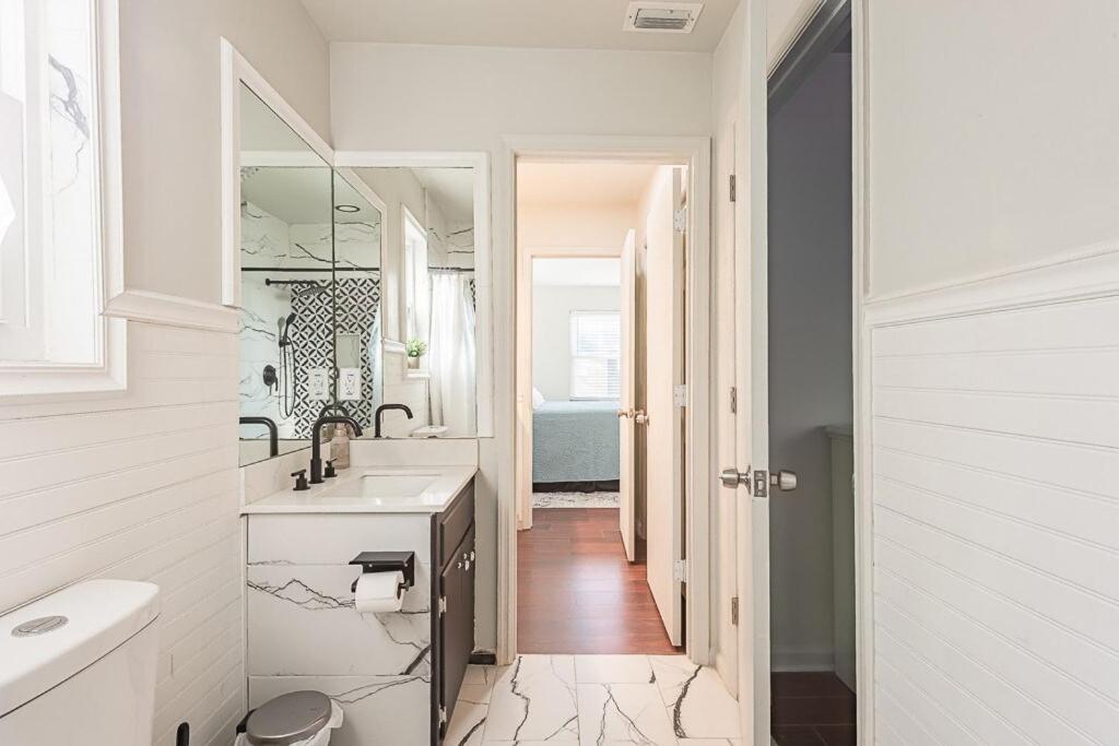Cozy Townhome Retreat With King Bed Near I-10, Capitol, Fsu & Famu Талахаси Екстериор снимка