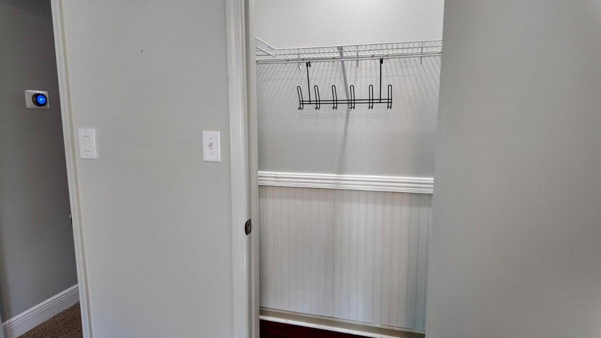 Cozy Townhome Retreat With King Bed Near I-10, Capitol, Fsu & Famu Талахаси Екстериор снимка
