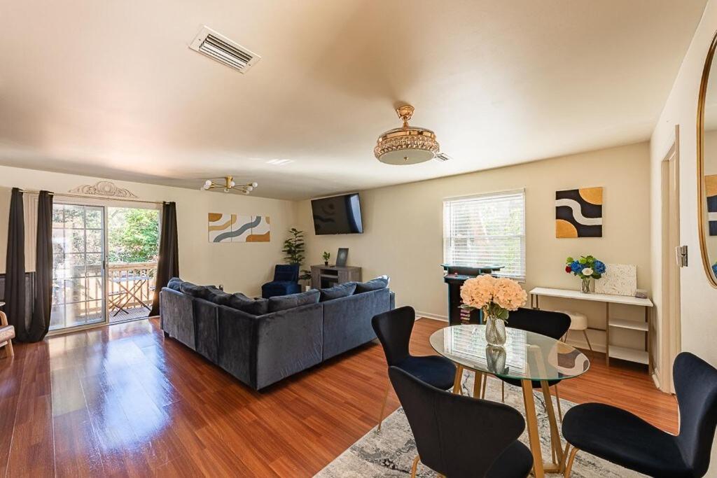 Cozy Townhome Retreat With King Bed Near I-10, Capitol, Fsu & Famu Талахаси Екстериор снимка