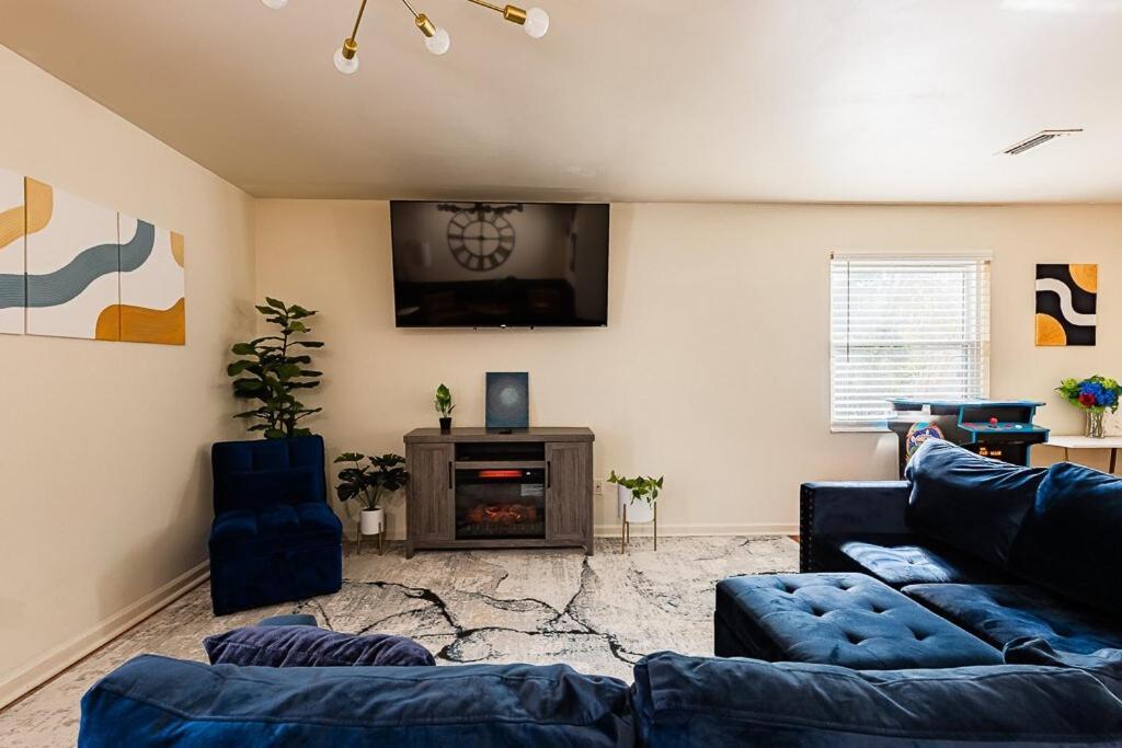 Cozy Townhome Retreat With King Bed Near I-10, Capitol, Fsu & Famu Талахаси Екстериор снимка